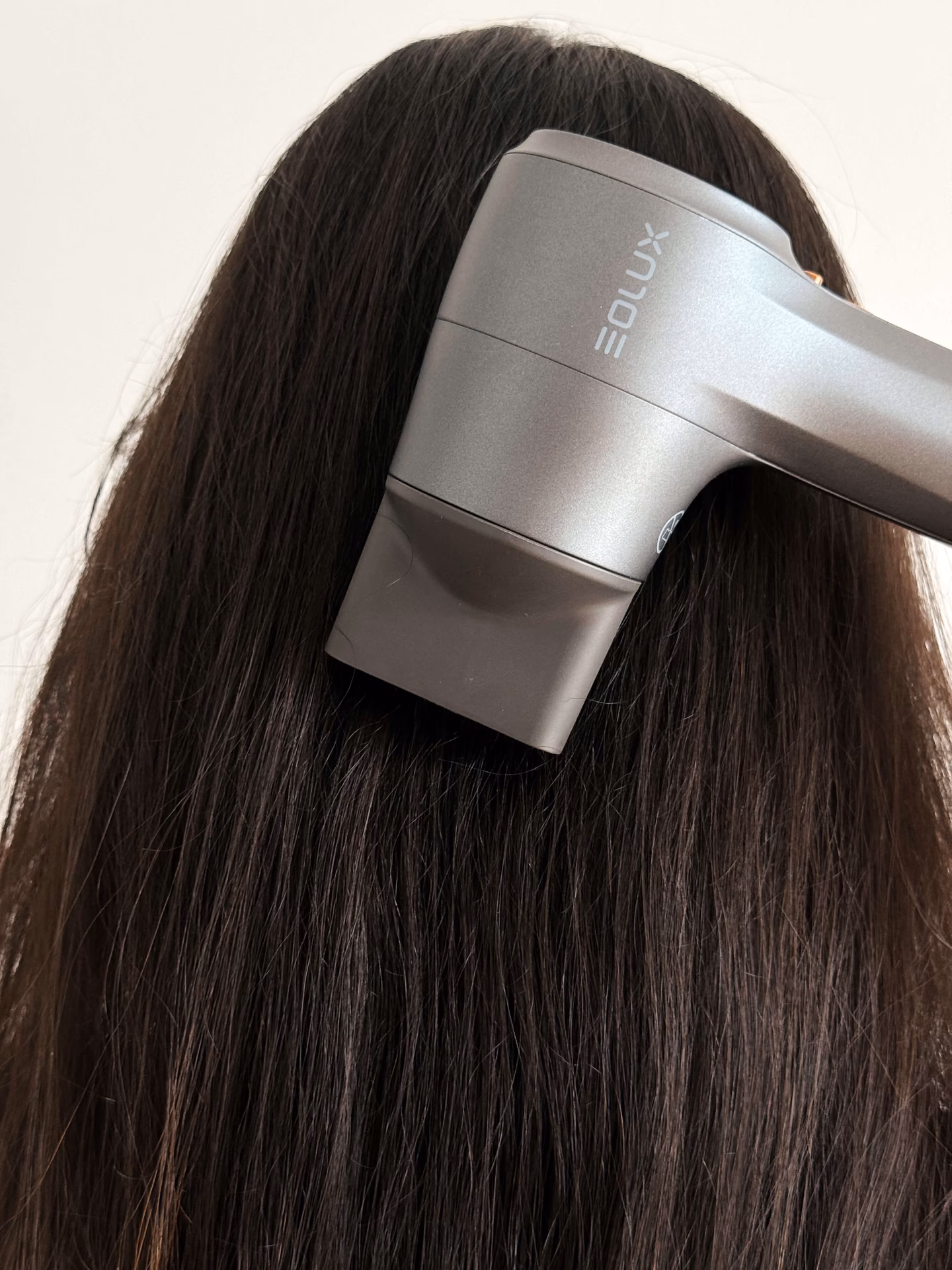 ¿Son buenos los iones negativos para el cabello?