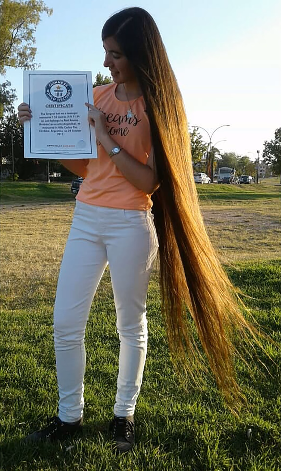 ¿Quién es la chica con el pelo más largo del mundo?