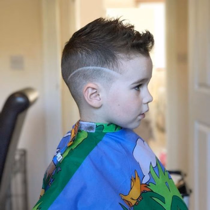 ¿De quién salen las líneas de cabello en los niños?