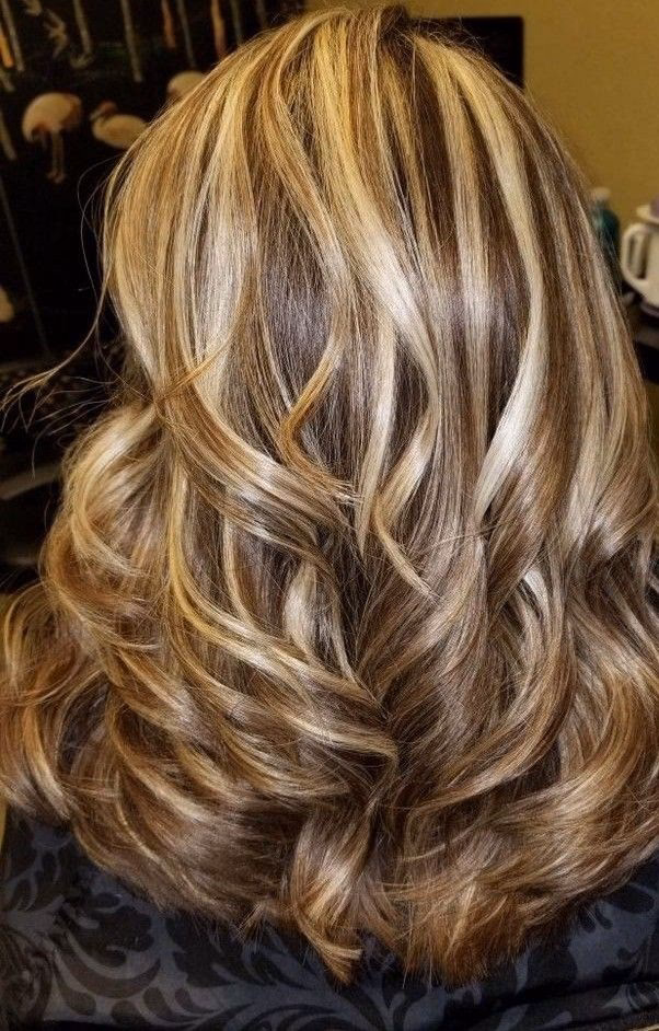 ¿Cómo es el pelo rubio dorado?