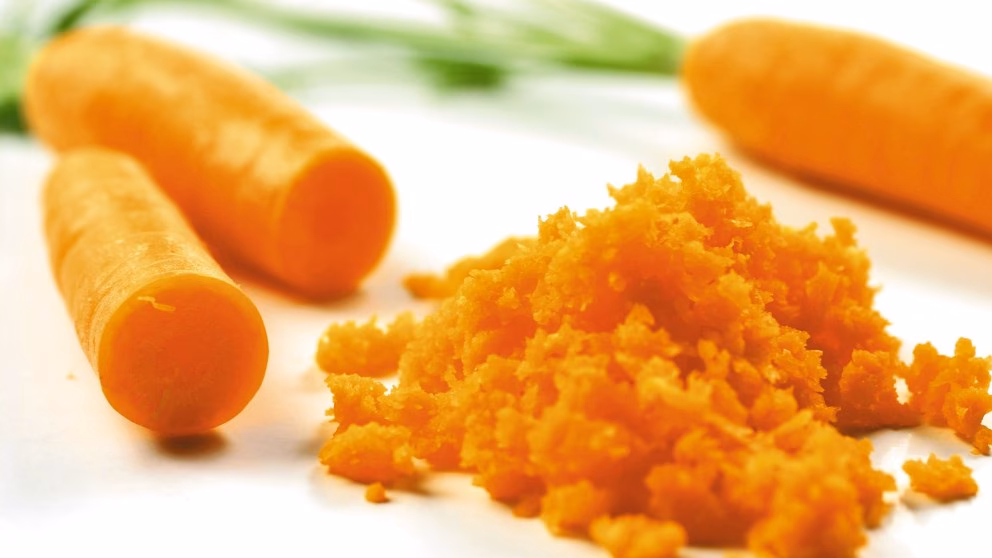 ¿Cómo hacer una mascarilla de zanahoria para el cabello?