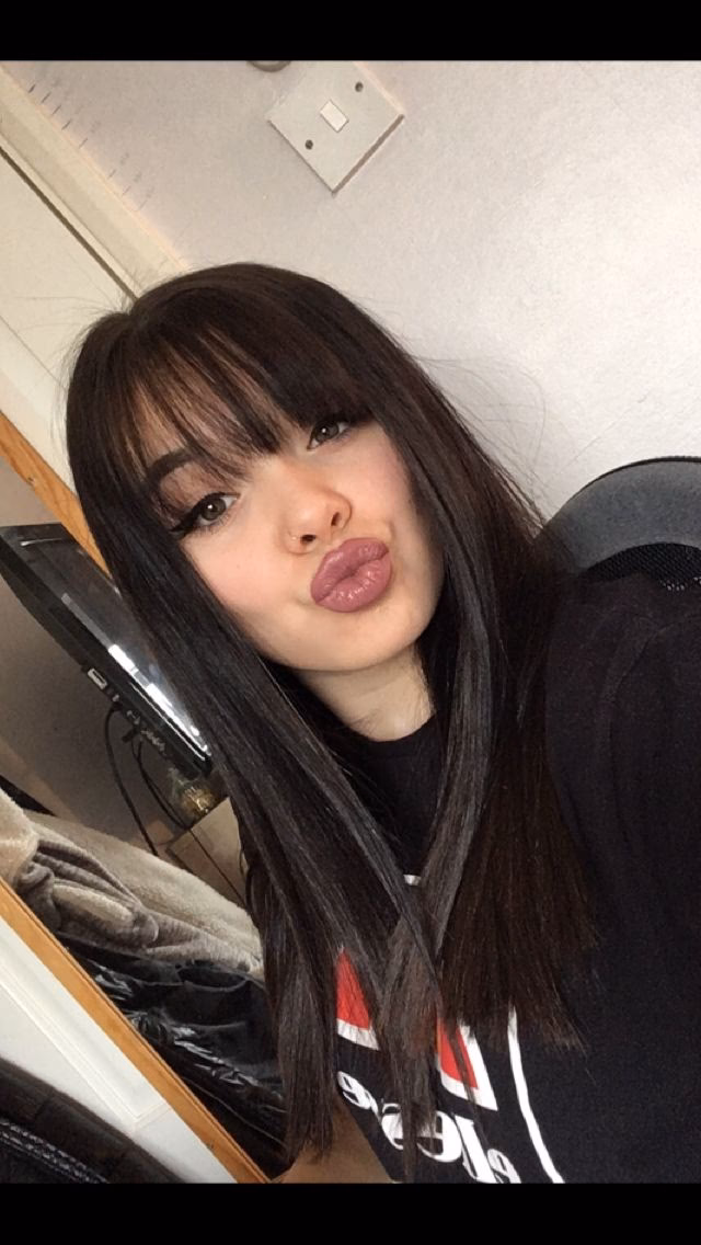 ¿Los flequillos sientan bien a las mujeres mayores con cabello largo?