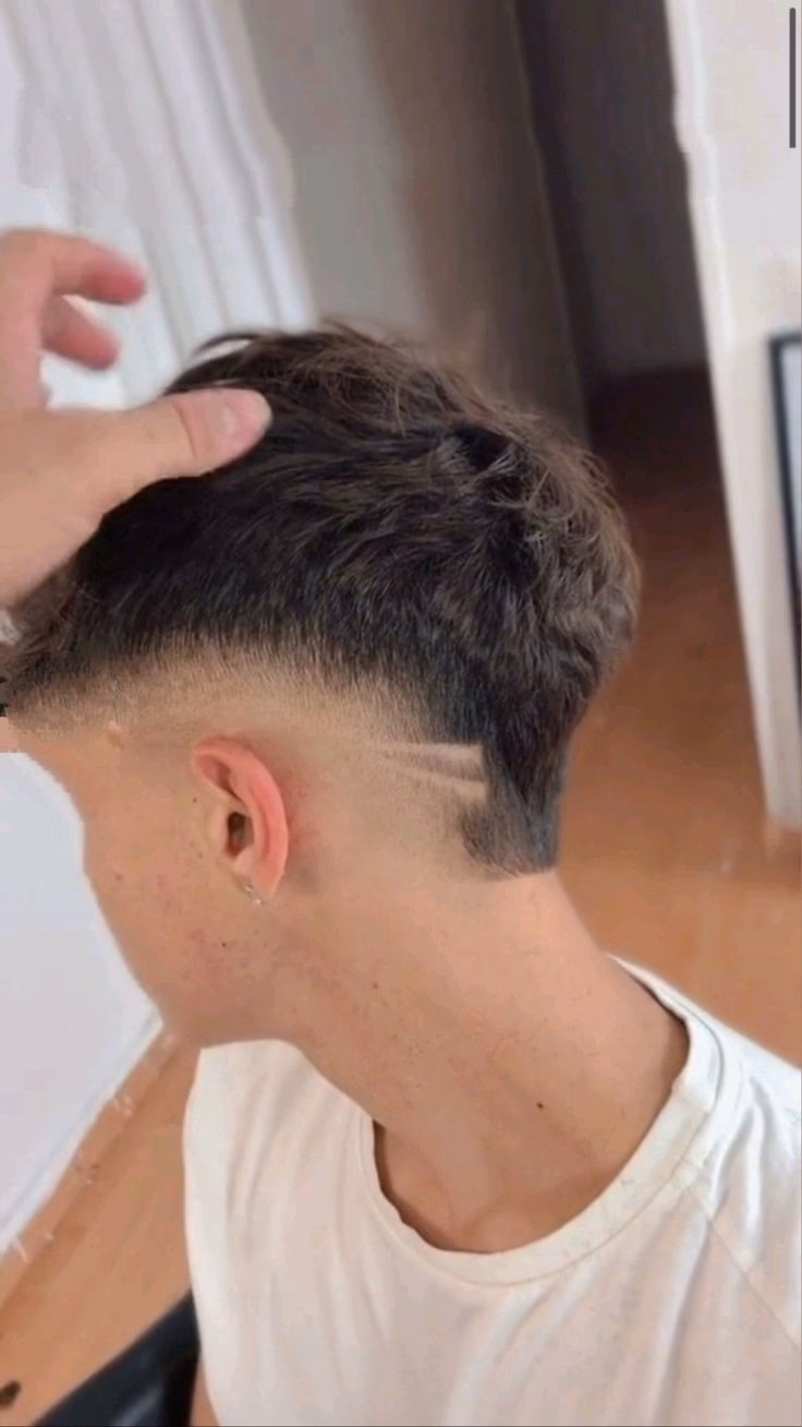 ¿Cuál es la diferencia entre un mohawk y un fauxhawk?