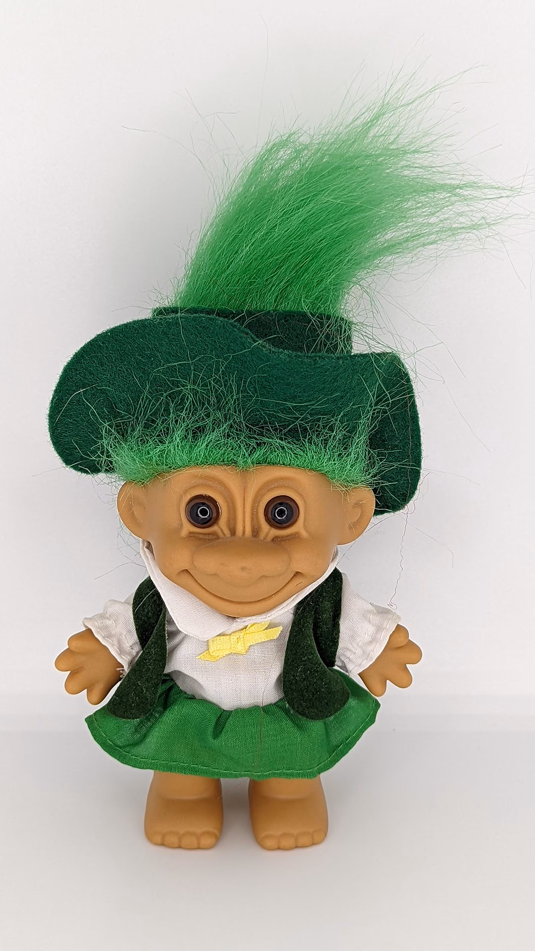 ¿Cómo se llaman los muñequitos que tienen los pelos parados?