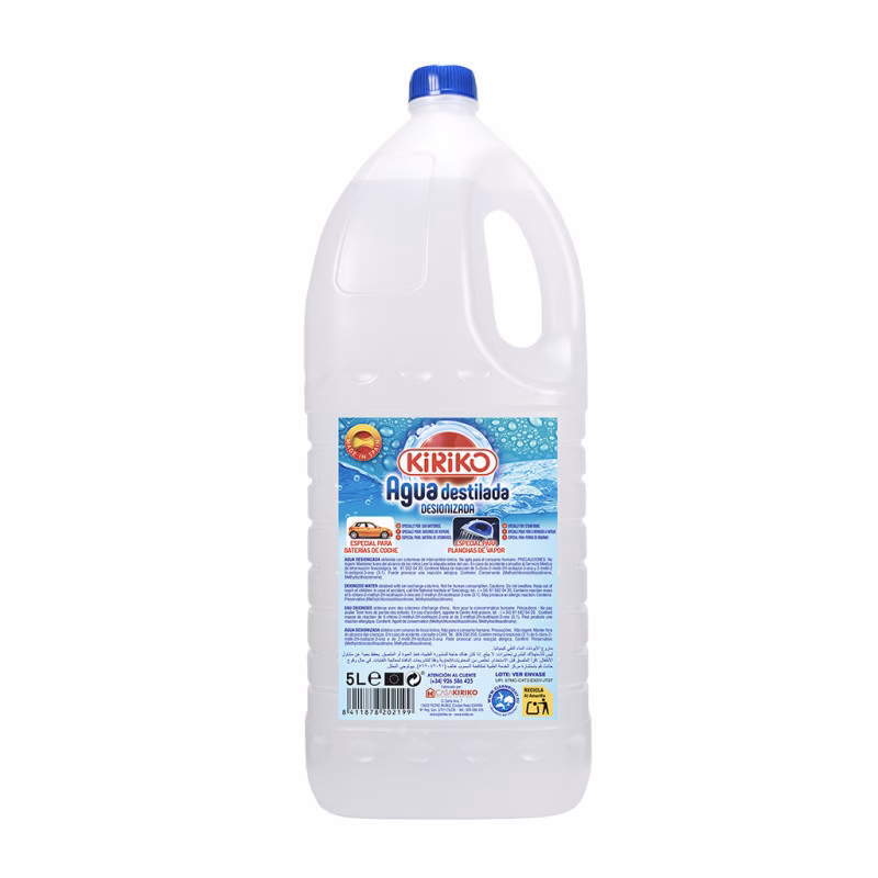 ¿Para qué se utiliza el agua destilada en la plancha?