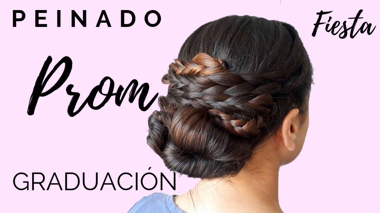 ¿Debo llevar el cabello recogido o suelto para la graduación?