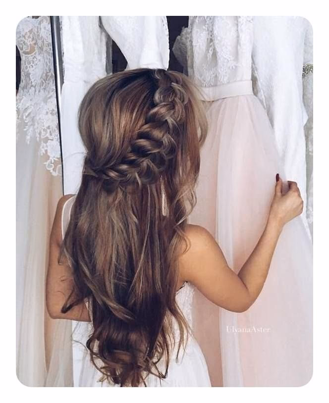 ¿Las damas de honor deben llevar el cabello recogido o suelto?