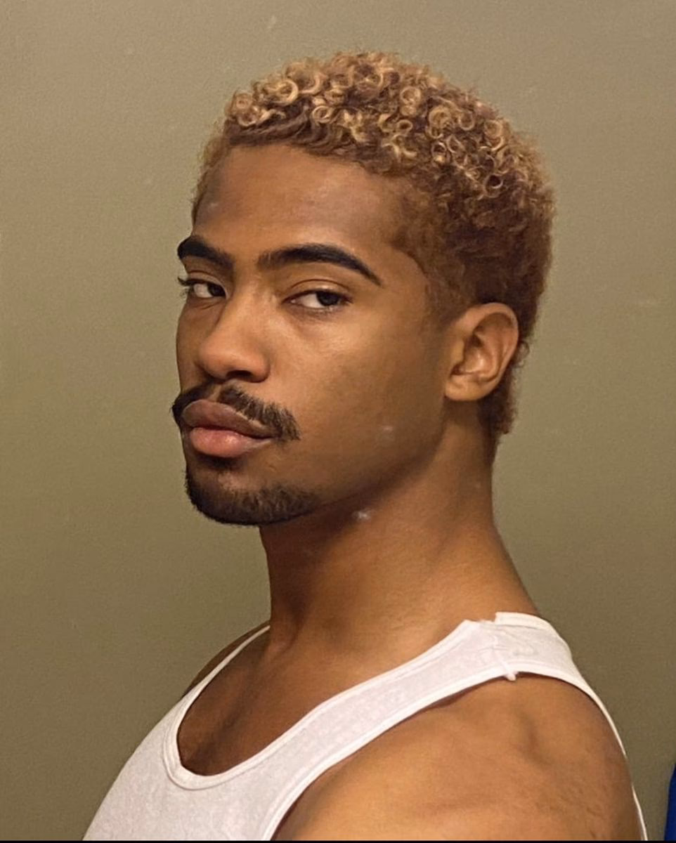 ¿Está bien teñir el cabello afro?