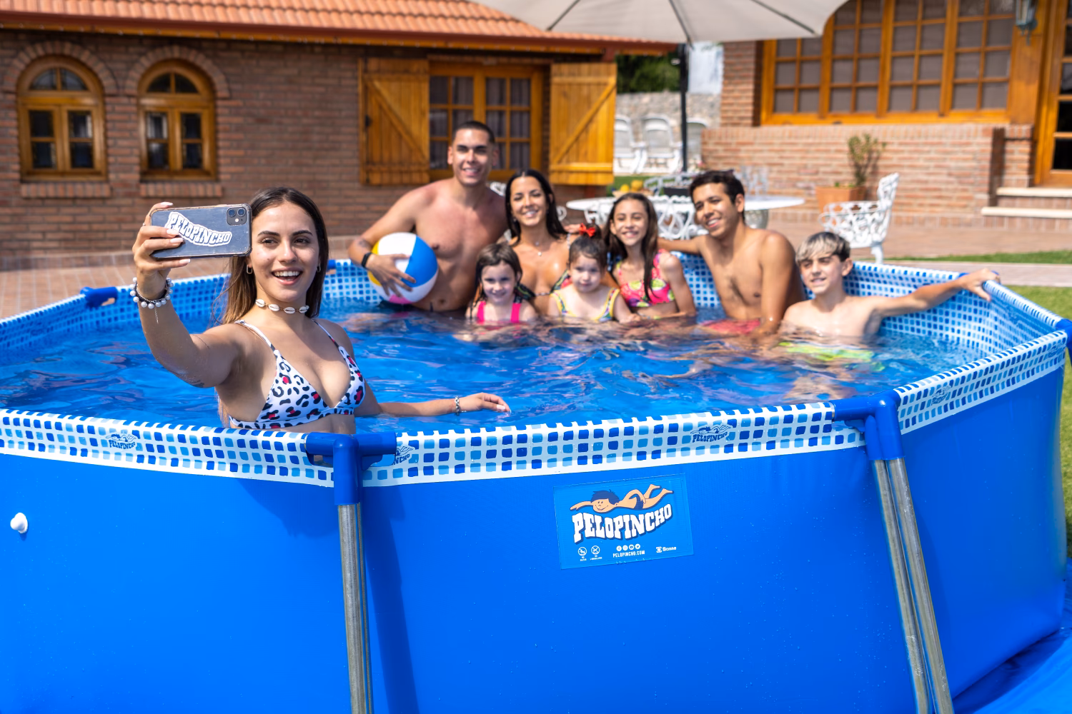 ¿Cómo proteger el cabello del agua de la piscina?