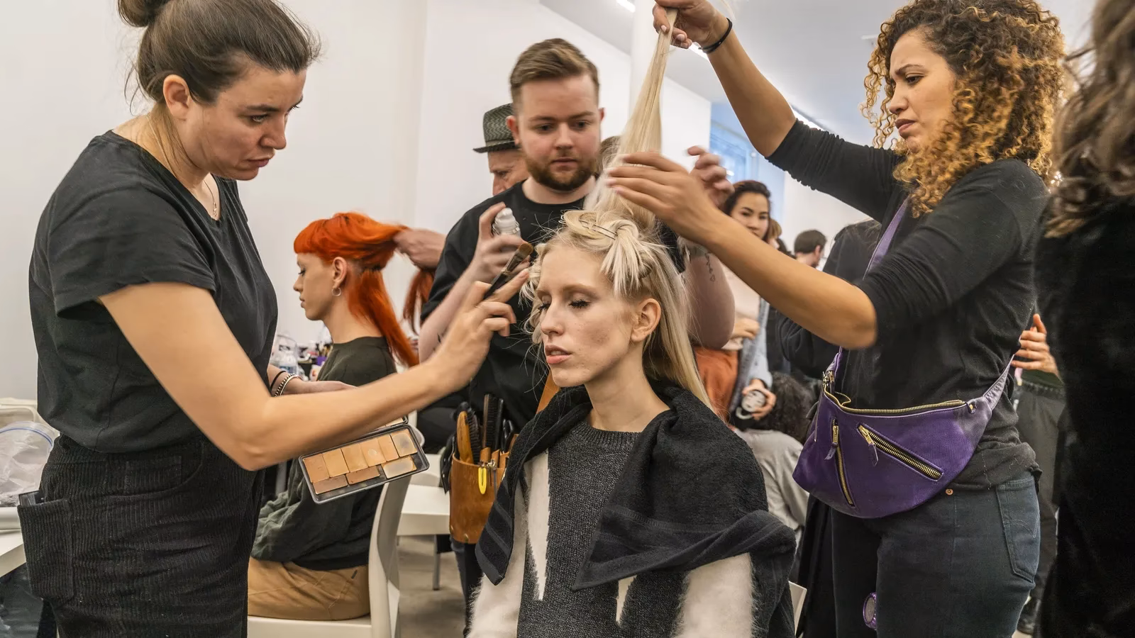 ¿Porque la gente nace rubia y se le oscurece el pelo?