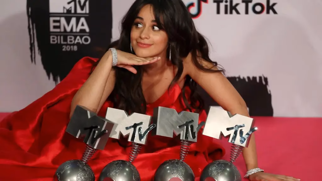 ¿Cuántos éxitos #1 tiene Camila Cabello?