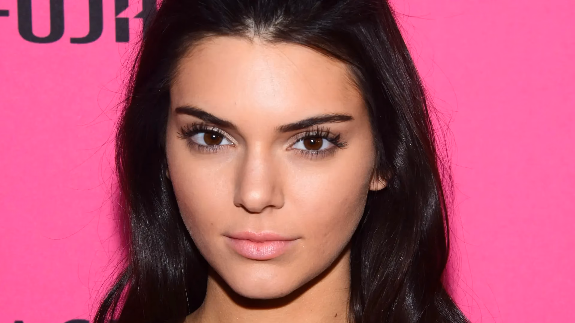 ¿Qué colores quedan mejor con los ojos marrones?