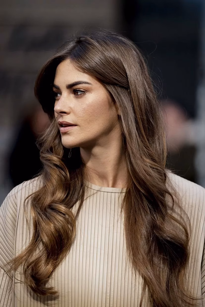 ¿Qué color puedes aplicar sobre el cabello castaño oscuro?