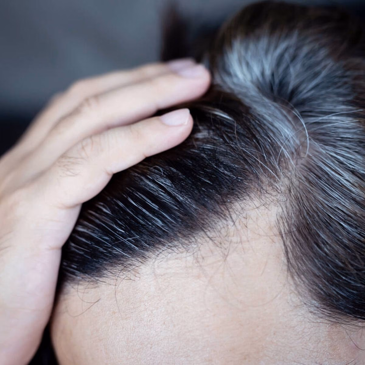 ¿Qué hacer cuando te aparece la primera cana?