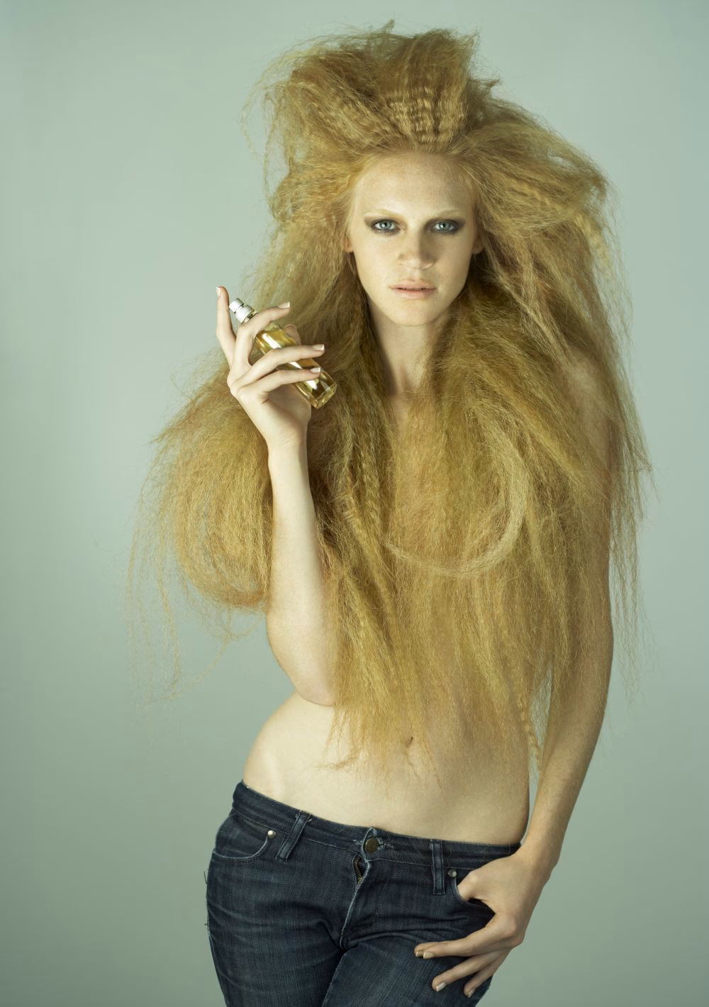 ¿Se te caerá el cabello si te pones perfume?