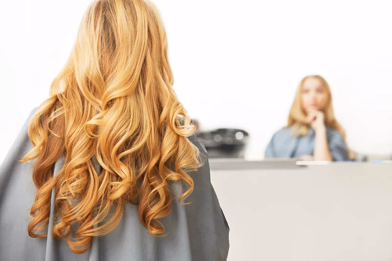 ¿Qué puedo usar para rizar el cabello?