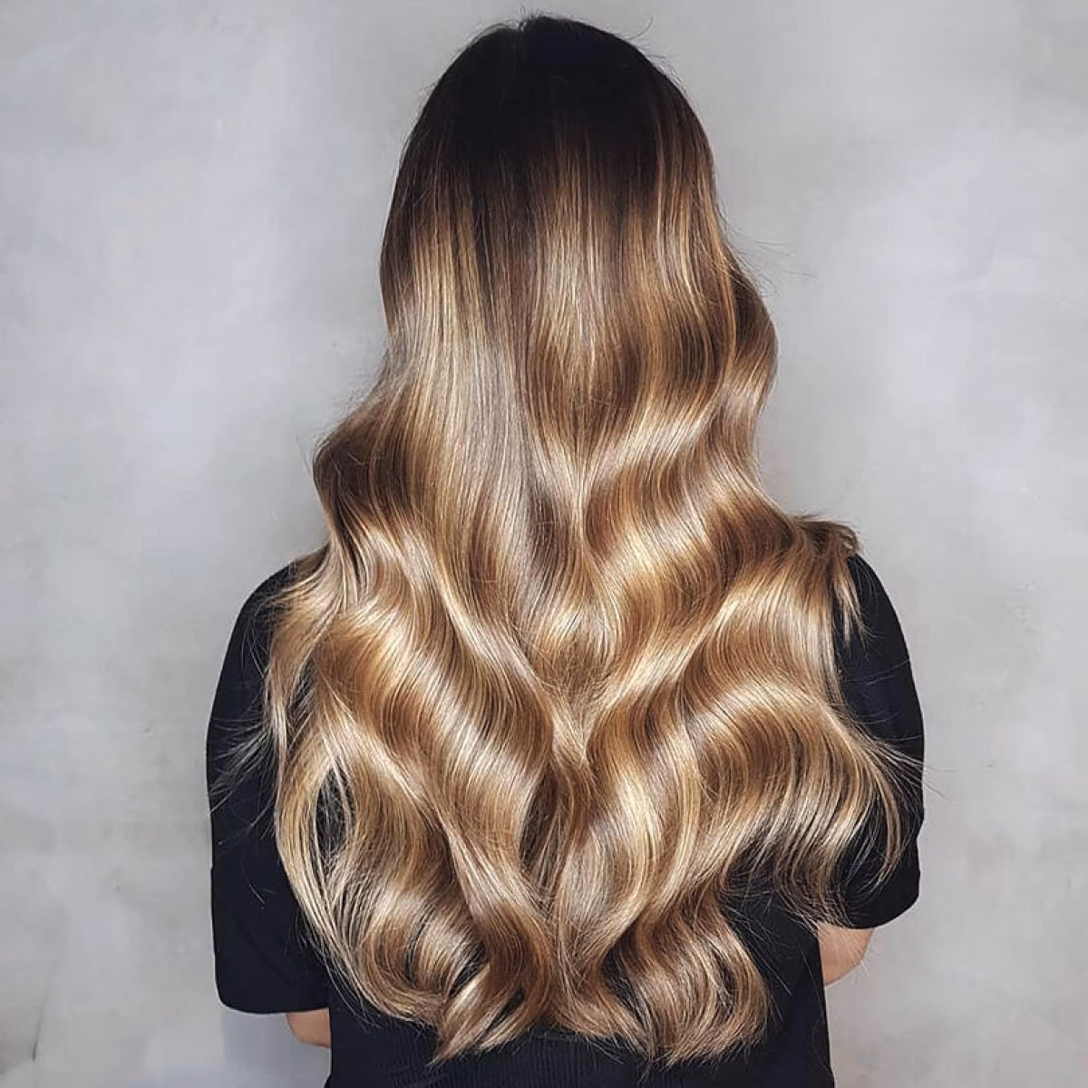 ¿Qué color de matizante debo usar para el cabello rubio?