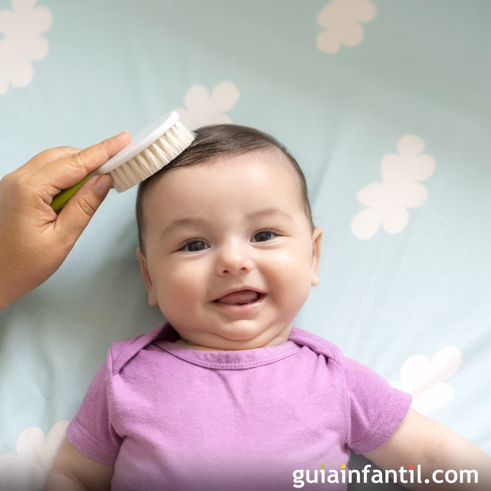 ¿Cómo quitar el vello del ojo de un bebé recién nacido?