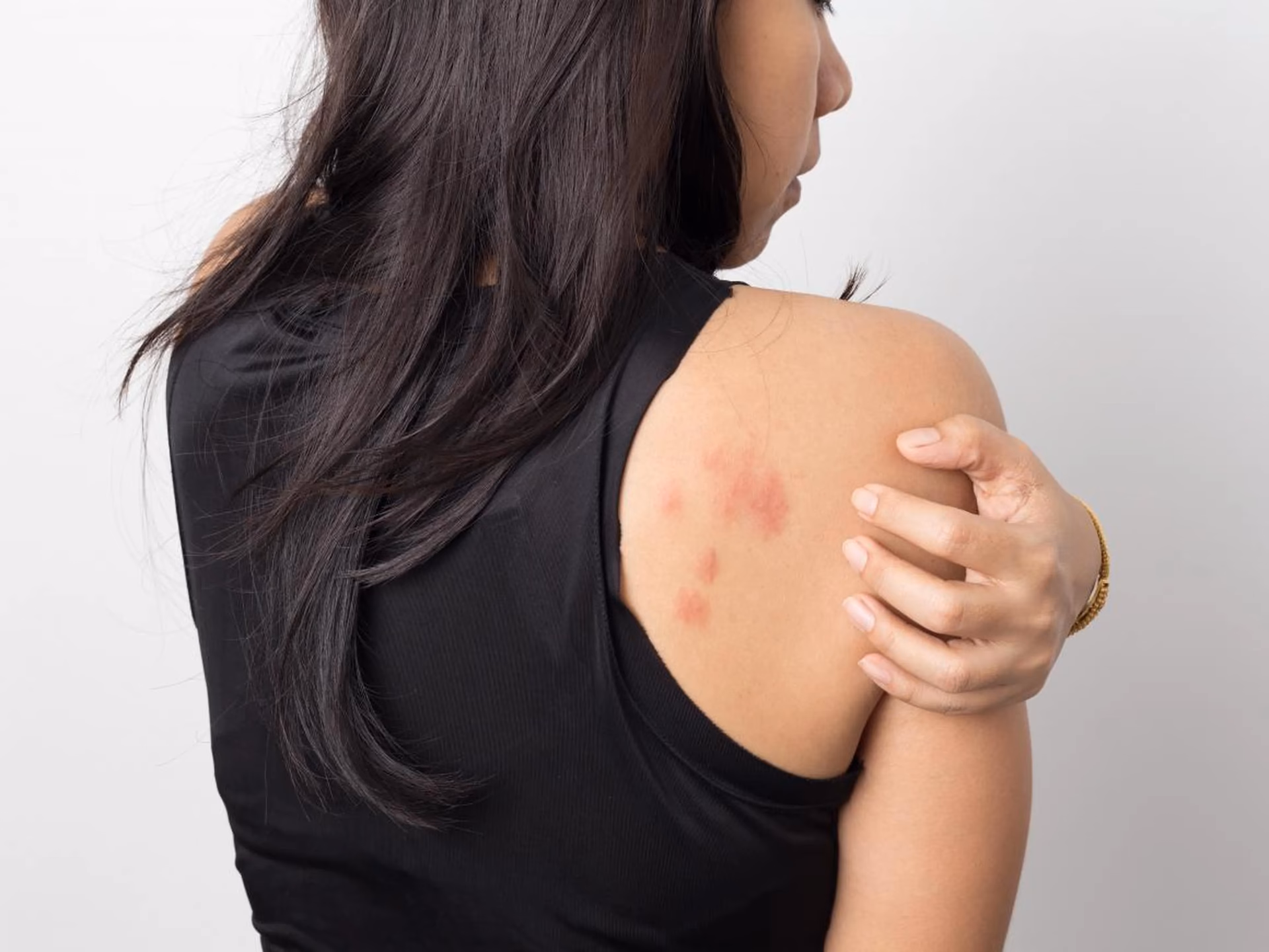 ¿Qué puede causar mareos, náuseas y dolor de senos?