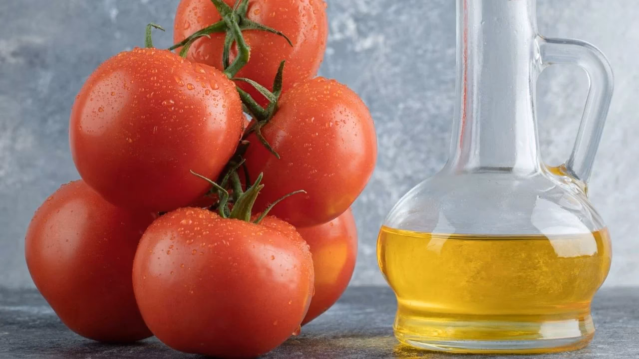 ¿Qué efectos produce poner salsa de tomate en el cabello?