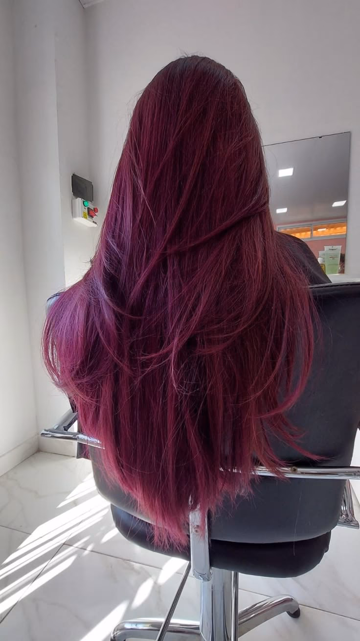 ¿Cómo quitar el reflejo violeta del cabello?