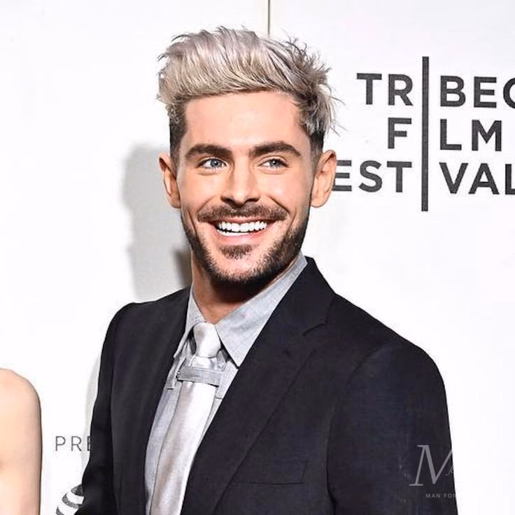 ¿Por qué se ve raro Zac Efron?